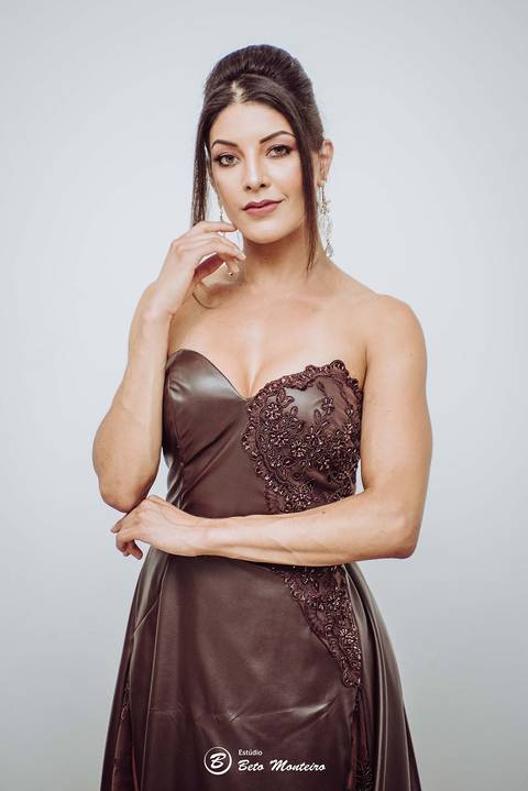 editorial de moda, vestido, noiva vestido de noiva - casa donaire - fotografo - curitiba - fotografo de casamento - noivas - debutantes - festas - vídeo - cinegrafista -  estudio beto monteiro - feira noivas curitibanas - 2019 - terno de noivo'