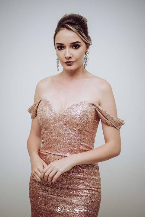 editorial de moda, vestido, noiva vestido de noiva - casa donaire - fotografo - curitiba - fotografo de casamento - noivas - debutantes - festas - vídeo - cinegrafista -  estudio beto monteiro - feira noivas curitibanas - 2019 - terno de noivo'