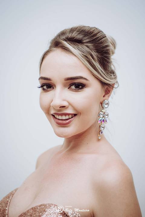 editorial de moda, vestido, noiva vestido de noiva - casa donaire - fotografo - curitiba - fotografo de casamento - noivas - debutantes - festas - vídeo - cinegrafista -  estudio beto monteiro - feira noivas curitibanas - 2019 - terno de noivo'