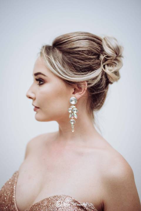 editorial de moda, vestido, noiva vestido de noiva - casa donaire - fotografo - curitiba - fotografo de casamento - noivas - debutantes - festas - vídeo - cinegrafista -  estudio beto monteiro - feira noivas curitibanas - 2019 - terno de noivo'