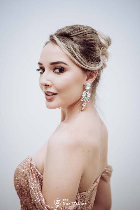 editorial de moda, vestido, noiva vestido de noiva - casa donaire - fotografo - curitiba - fotografo de casamento - noivas - debutantes - festas - vídeo - cinegrafista -  estudio beto monteiro - feira noivas curitibanas - 2019 - terno de noivo'