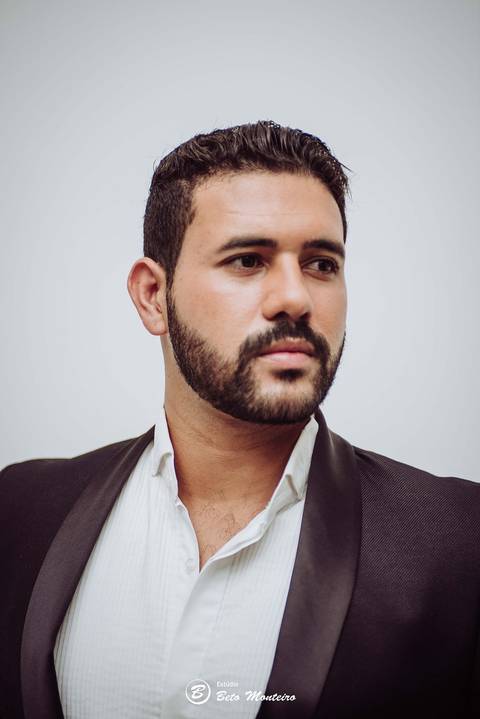 editorial de moda, vestido, noiva vestido de noiva - casa donaire - fotografo - curitiba - fotografo de casamento - noivas - debutantes - festas - vídeo - cinegrafista -  estudio beto monteiro - feira noivas curitibanas - 2019 - terno de noivo'