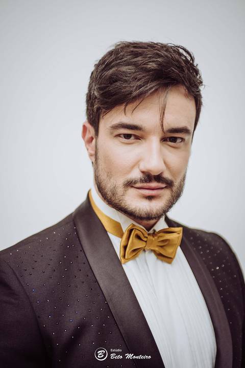 editorial de moda, vestido, noiva vestido de noiva - casa donaire - fotografo - curitiba - fotografo de casamento - noivas - debutantes - festas - vídeo - cinegrafista -  estudio beto monteiro - feira noivas curitibanas - 2019 - terno de noivo'