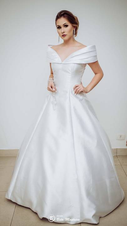 editorial de moda, vestido, noiva vestido de noiva - casa donaire - fotografo - curitiba - fotografo de casamento - noivas - debutantes - festas - vídeo - cinegrafista -  estudio beto monteiro - feira noivas curitibanas - 2019 - terno de noivo'