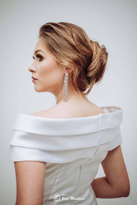 editorial de moda, vestido, noiva vestido de noiva - casa donaire - fotografo - curitiba - fotografo de casamento - noivas - debutantes - festas - vídeo - cinegrafista -  estudio beto monteiro - feira noivas curitibanas - 2019 - terno de noivo'