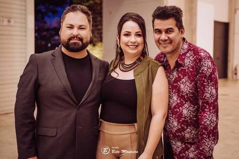 editorial de moda, vestido, noiva vestido de noiva - casa donaire - fotografo - curitiba - fotografo de casamento - noivas - debutantes - festas - vídeo - cinegrafista -  estudio beto monteiro - feira noivas curitibanas - 2019 - terno de noivo'