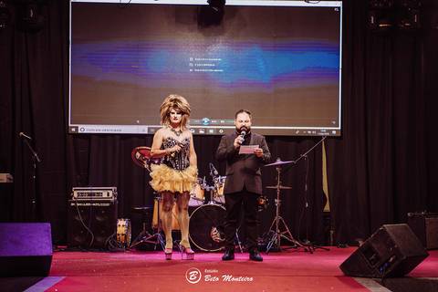 editorial de moda, vestido, noiva vestido de noiva - casa donaire - fotografo - curitiba - fotografo de casamento - noivas - debutantes - festas - vídeo - cinegrafista -  estudio beto monteiro - feira noivas curitibanas - 2019 - terno de noivo'