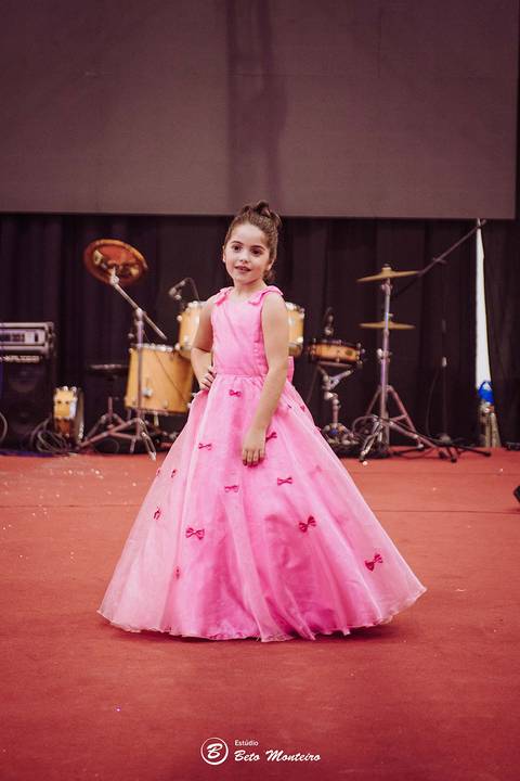 editorial de moda, vestido, noiva vestido de noiva - casa donaire - fotografo - curitiba - fotografo de casamento - noivas - debutantes - festas - vídeo - cinegrafista -  estudio beto monteiro - feira noivas curitibanas - 2019 - terno de noivo'