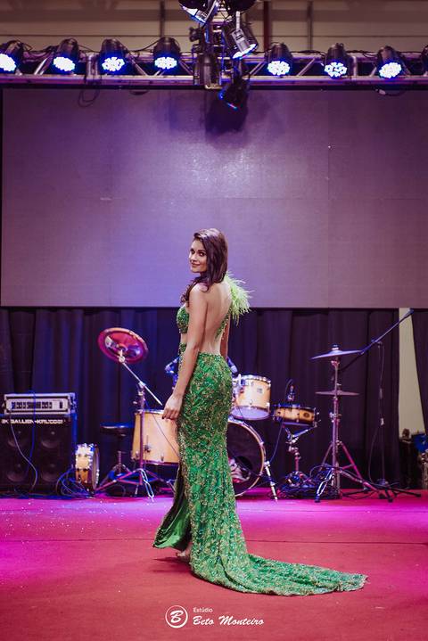 editorial de moda, vestido, noiva vestido de noiva - casa donaire - fotografo - curitiba - fotografo de casamento - noivas - debutantes - festas - vídeo - cinegrafista -  estudio beto monteiro - feira noivas curitibanas - 2019 - terno de noivo'