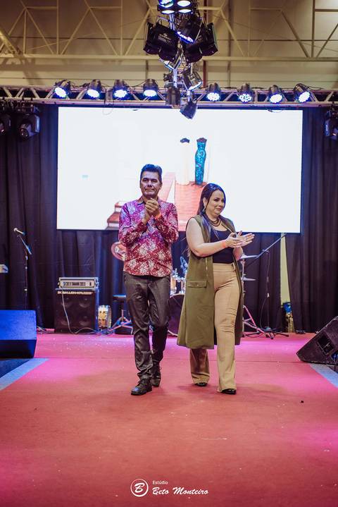 editorial de moda, vestido, noiva vestido de noiva - casa donaire - fotografo - curitiba - fotografo de casamento - noivas - debutantes - festas - vídeo - cinegrafista -  estudio beto monteiro - feira noivas curitibanas - 2019 - terno de noivo'