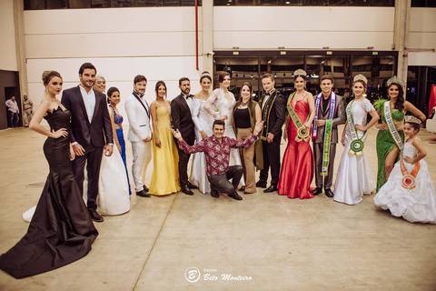 editorial de moda, vestido, noiva vestido de noiva - casa donaire - fotografo - curitiba - fotografo de casamento - noivas - debutantes - festas - vídeo - cinegrafista -  estudio beto monteiro - feira noivas curitibanas - 2019 - terno de noivo'