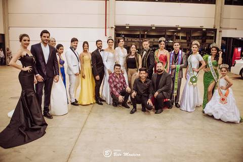 editorial de moda, vestido, noiva vestido de noiva - casa donaire - fotografo - curitiba - fotografo de casamento - noivas - debutantes - festas - vídeo - cinegrafista -  estudio beto monteiro - feira noivas curitibanas - 2019 - terno de noivo'