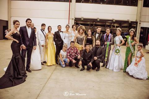 editorial de moda, vestido, noiva vestido de noiva - casa donaire - fotografo - curitiba - fotografo de casamento - noivas - debutantes - festas - vídeo - cinegrafista -  estudio beto monteiro - feira noivas curitibanas - 2019 - terno de noivo'