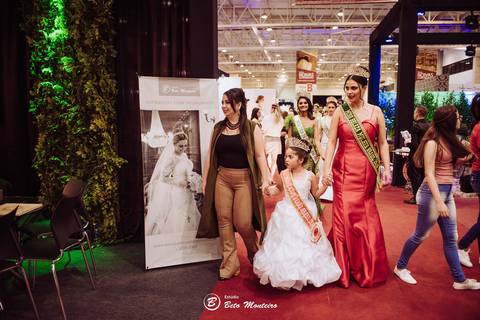 editorial de moda, vestido, noiva vestido de noiva - casa donaire - fotografo - curitiba - fotografo de casamento - noivas - debutantes - festas - vídeo - cinegrafista -  estudio beto monteiro - feira noivas curitibanas - 2019 - terno de noivo'
