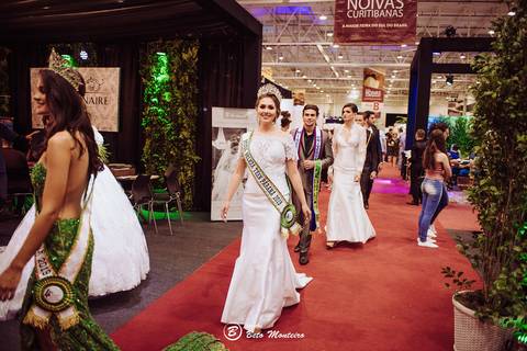 editorial de moda, vestido, noiva vestido de noiva - casa donaire - fotografo - curitiba - fotografo de casamento - noivas - debutantes - festas - vídeo - cinegrafista -  estudio beto monteiro - feira noivas curitibanas - 2019 - terno de noivo'