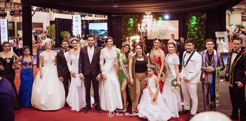 editorial de moda, vestido, noiva vestido de noiva - casa donaire - fotografo - curitiba - fotografo de casamento - noivas - debutantes - festas - vídeo - cinegrafista -  estudio beto monteiro - feira noivas curitibanas - 2019 - terno de noivo'