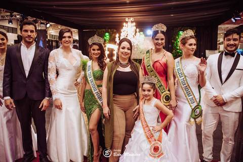 editorial de moda, vestido, noiva vestido de noiva - casa donaire - fotografo - curitiba - fotografo de casamento - noivas - debutantes - festas - vídeo - cinegrafista -  estudio beto monteiro - feira noivas curitibanas - 2019 - terno de noivo'