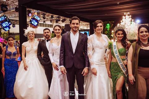 editorial de moda, vestido, noiva vestido de noiva - casa donaire - fotografo - curitiba - fotografo de casamento - noivas - debutantes - festas - vídeo - cinegrafista -  estudio beto monteiro - feira noivas curitibanas - 2019 - terno de noivo'