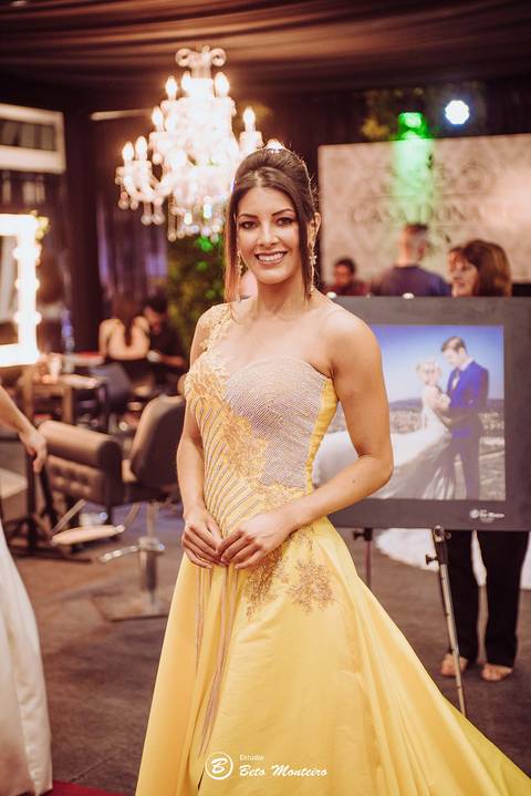 editorial de moda, vestido, noiva vestido de noiva - casa donaire - fotografo - curitiba - fotografo de casamento - noivas - debutantes - festas - vídeo - cinegrafista -  estudio beto monteiro - feira noivas curitibanas - 2019 - terno de noivo'
