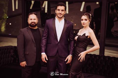 editorial de moda, vestido, noiva vestido de noiva - casa donaire - fotografo - curitiba - fotografo de casamento - noivas - debutantes - festas - vídeo - cinegrafista -  estudio beto monteiro - feira noivas curitibanas - 2019 - terno de noivo'