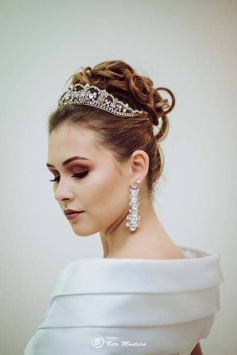 editorial de moda, vestido, noiva vestido de noiva - casa donaire - fotografo - curitiba - fotografo de casamento - noivas - debutantes - festas - vídeo - cinegrafista -  estudio beto monteiro - feira noivas curitibanas - 2019 - terno de noivo'