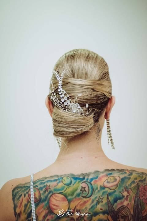 editorial de moda, vestido, noiva vestido de noiva - casa donaire - fotografo - curitiba - fotografo de casamento - noivas - debutantes - festas - vídeo - cinegrafista -  estudio beto monteiro - feira noivas curitibanas - 2019 - terno de noivo'