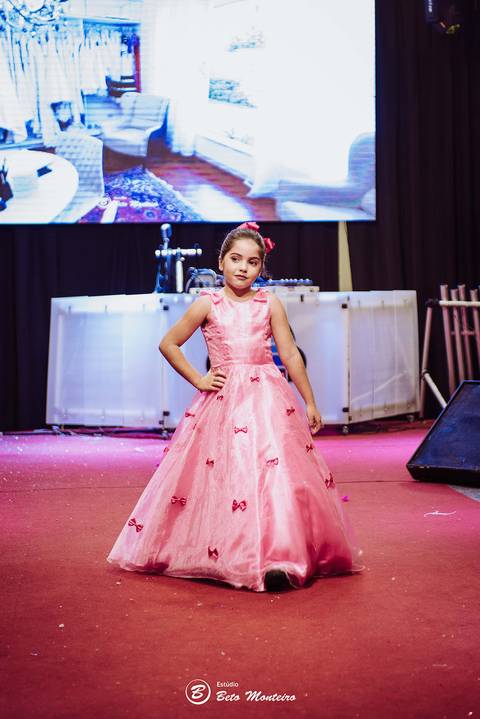 editorial de moda, vestido, noiva vestido de noiva - casa donaire - fotografo - curitiba - fotografo de casamento - noivas - debutantes - festas - vídeo - cinegrafista -  estudio beto monteiro - feira noivas curitibanas - 2019 - terno de noivo'