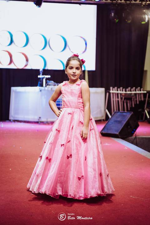 editorial de moda, vestido, noiva vestido de noiva - casa donaire - fotografo - curitiba - fotografo de casamento - noivas - debutantes - festas - vídeo - cinegrafista -  estudio beto monteiro - feira noivas curitibanas - 2019 - terno de noivo'