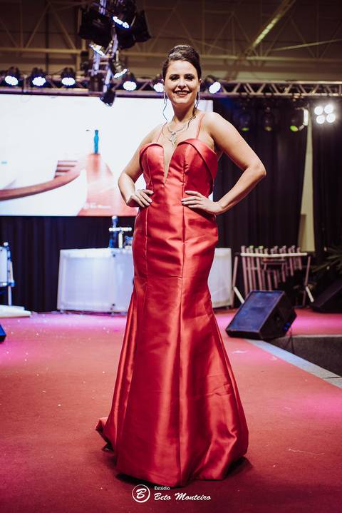 editorial de moda, vestido, noiva vestido de noiva - casa donaire - fotografo - curitiba - fotografo de casamento - noivas - debutantes - festas - vídeo - cinegrafista -  estudio beto monteiro - feira noivas curitibanas - 2019 - terno de noivo'