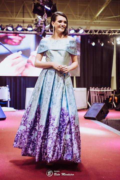editorial de moda, vestido, noiva vestido de noiva - casa donaire - fotografo - curitiba - fotografo de casamento - noivas - debutantes - festas - vídeo - cinegrafista -  estudio beto monteiro - feira noivas curitibanas - 2019 - terno de noivo'