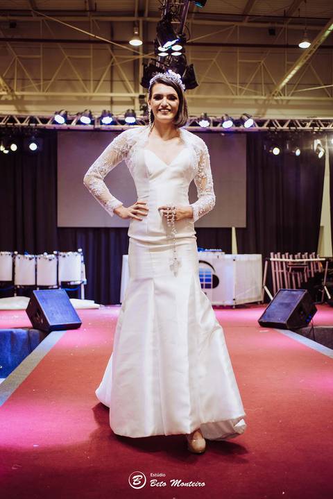 editorial de moda, vestido, noiva vestido de noiva - casa donaire - fotografo - curitiba - fotografo de casamento - noivas - debutantes - festas - vídeo - cinegrafista -  estudio beto monteiro - feira noivas curitibanas - 2019 - terno de noivo'