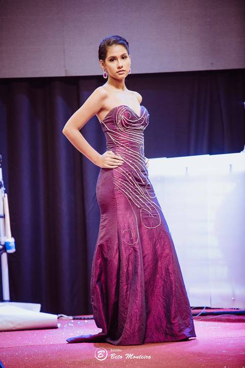 editorial de moda, vestido, noiva vestido de noiva - casa donaire - fotografo - curitiba - fotografo de casamento - noivas - debutantes - festas - vídeo - cinegrafista -  estudio beto monteiro - feira noivas curitibanas - 2019 - terno de noivo'