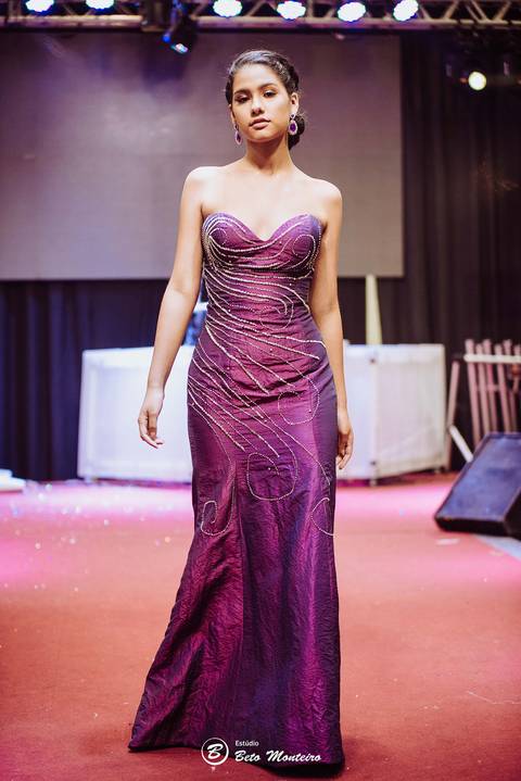 editorial de moda, vestido, noiva vestido de noiva - casa donaire - fotografo - curitiba - fotografo de casamento - noivas - debutantes - festas - vídeo - cinegrafista -  estudio beto monteiro - feira noivas curitibanas - 2019 - terno de noivo'