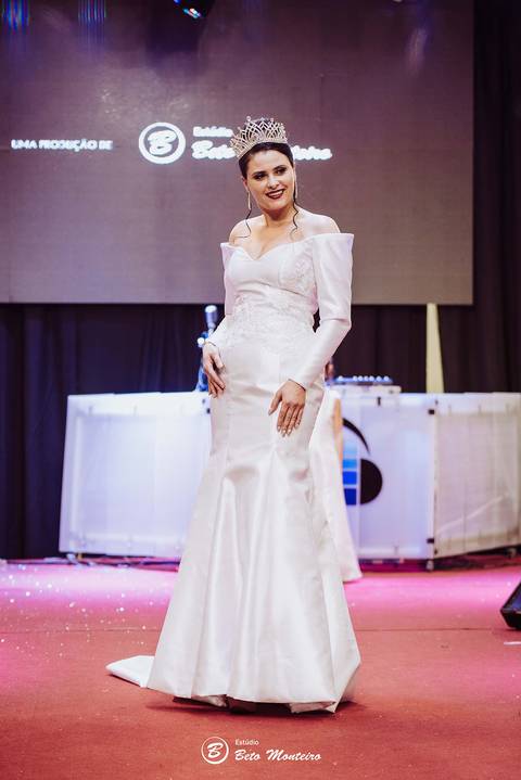 editorial de moda, vestido, noiva vestido de noiva - casa donaire - fotografo - curitiba - fotografo de casamento - noivas - debutantes - festas - vídeo - cinegrafista -  estudio beto monteiro - feira noivas curitibanas - 2019 - terno de noivo'