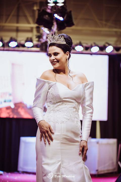 editorial de moda, vestido, noiva vestido de noiva - casa donaire - fotografo - curitiba - fotografo de casamento - noivas - debutantes - festas - vídeo - cinegrafista -  estudio beto monteiro - feira noivas curitibanas - 2019 - terno de noivo'