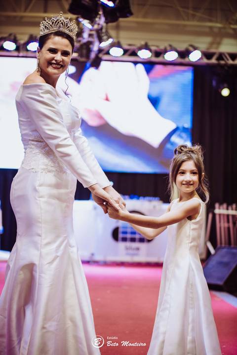 editorial de moda, vestido, noiva vestido de noiva - casa donaire - fotografo - curitiba - fotografo de casamento - noivas - debutantes - festas - vídeo - cinegrafista -  estudio beto monteiro - feira noivas curitibanas - 2019 - terno de noivo'