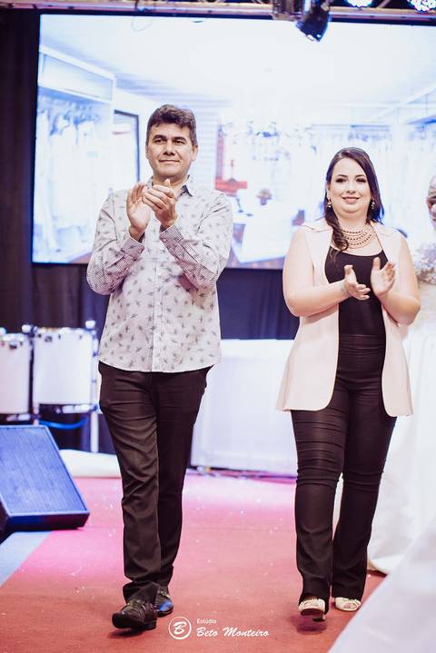 editorial de moda, vestido, noiva vestido de noiva - casa donaire - fotografo - curitiba - fotografo de casamento - noivas - debutantes - festas - vídeo - cinegrafista -  estudio beto monteiro - feira noivas curitibanas - 2019 - terno de noivo'