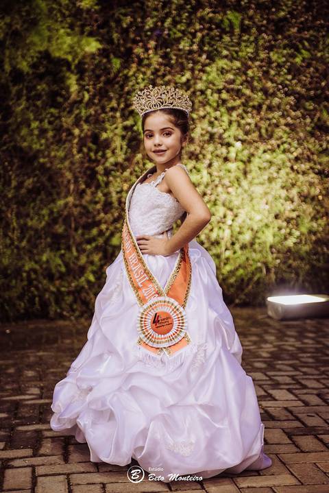 editorial de moda, vestido, noiva vestido de noiva - casa donaire - fotografo - curitiba - fotografo de casamento - noivas - debutantes - festas - vídeo - cinegrafista -  estudio beto monteiro - feira noivas curitibanas - 2019 - terno de noivo'