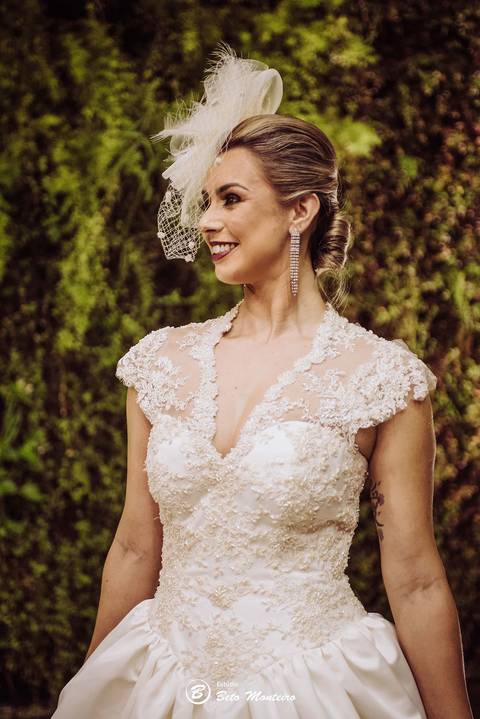 editorial de moda, vestido, noiva vestido de noiva - casa donaire - fotografo - curitiba - fotografo de casamento - noivas - debutantes - festas - vídeo - cinegrafista -  estudio beto monteiro - feira noivas curitibanas - 2019 - terno de noivo'