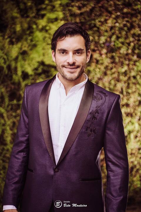 editorial de moda, vestido, noiva vestido de noiva - casa donaire - fotografo - curitiba - fotografo de casamento - noivas - debutantes - festas - vídeo - cinegrafista -  estudio beto monteiro - feira noivas curitibanas - 2019 - terno de noivo'