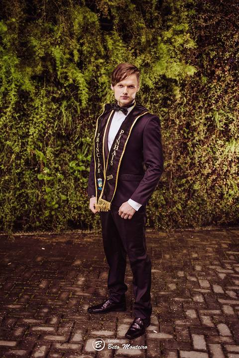 editorial de moda, vestido, noiva vestido de noiva - casa donaire - fotografo - curitiba - fotografo de casamento - noivas - debutantes - festas - vídeo - cinegrafista -  estudio beto monteiro - feira noivas curitibanas - 2019 - terno de noivo'