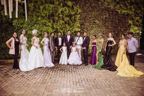 editorial de moda, vestido, noiva vestido de noiva - casa donaire - fotografo - curitiba - fotografo de casamento - noivas - debutantes - festas - vídeo - cinegrafista -  estudio beto monteiro - feira noivas curitibanas - 2019 - terno de noivo'