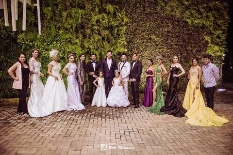 editorial de moda, vestido, noiva vestido de noiva - casa donaire - fotografo - curitiba - fotografo de casamento - noivas - debutantes - festas - vídeo - cinegrafista -  estudio beto monteiro - feira noivas curitibanas - 2019 - terno de noivo'