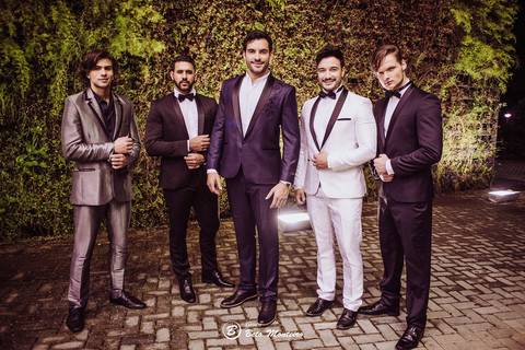 editorial de moda, vestido, noiva vestido de noiva - casa donaire - fotografo - curitiba - fotografo de casamento - noivas - debutantes - festas - vídeo - cinegrafista -  estudio beto monteiro - feira noivas curitibanas - 2019 - terno de noivo'