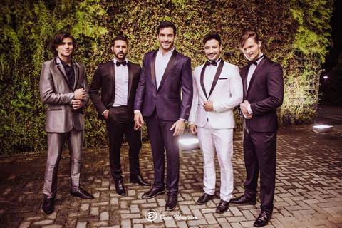 editorial de moda, vestido, noiva vestido de noiva - casa donaire - fotografo - curitiba - fotografo de casamento - noivas - debutantes - festas - vídeo - cinegrafista -  estudio beto monteiro - feira noivas curitibanas - 2019 - terno de noivo'