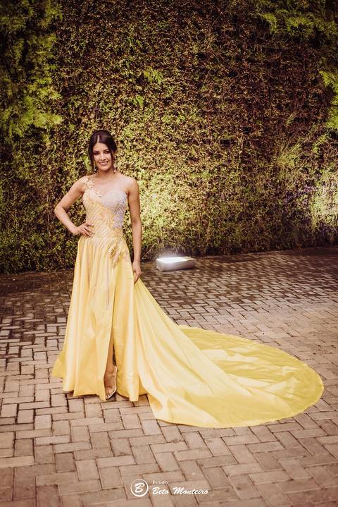 editorial de moda, vestido, noiva vestido de noiva - casa donaire - fotografo - curitiba - fotografo de casamento - noivas - debutantes - festas - vídeo - cinegrafista -  estudio beto monteiro - feira noivas curitibanas - 2019 - terno de noivo'