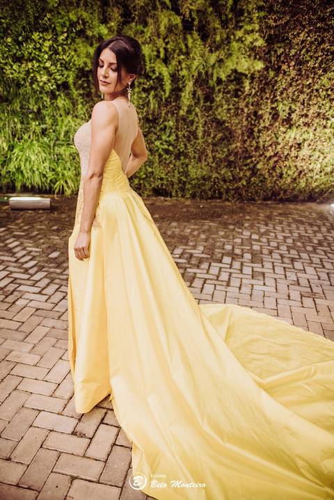editorial de moda, vestido, noiva vestido de noiva - casa donaire - fotografo - curitiba - fotografo de casamento - noivas - debutantes - festas - vídeo - cinegrafista -  estudio beto monteiro - feira noivas curitibanas - 2019 - terno de noivo'