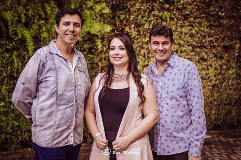 editorial de moda, vestido, noiva vestido de noiva - casa donaire - fotografo - curitiba - fotografo de casamento - noivas - debutantes - festas - vídeo - cinegrafista -  estudio beto monteiro - feira noivas curitibanas - 2019 - terno de noivo'