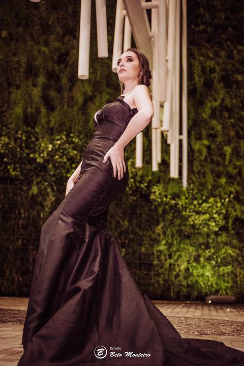 editorial de moda, vestido, noiva vestido de noiva - casa donaire - fotografo - curitiba - fotografo de casamento - noivas - debutantes - festas - vídeo - cinegrafista -  estudio beto monteiro - feira noivas curitibanas - 2019 - terno de noivo'