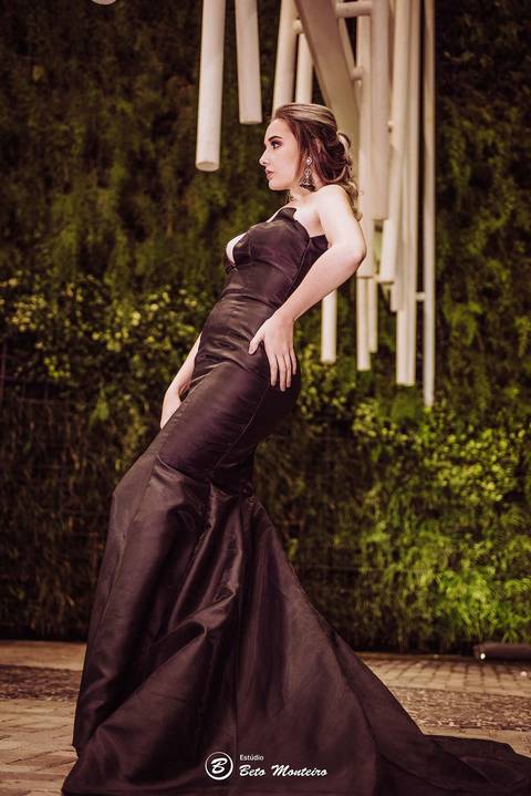 editorial de moda, vestido, noiva vestido de noiva - casa donaire - fotografo - curitiba - fotografo de casamento - noivas - debutantes - festas - vídeo - cinegrafista -  estudio beto monteiro - feira noivas curitibanas - 2019 - terno de noivo'
